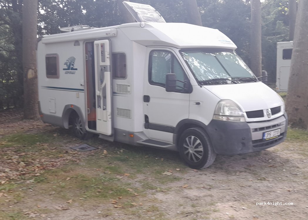 (89160) Ancy-le-Franc - 25 Place Clermont-Tonnerre — foto