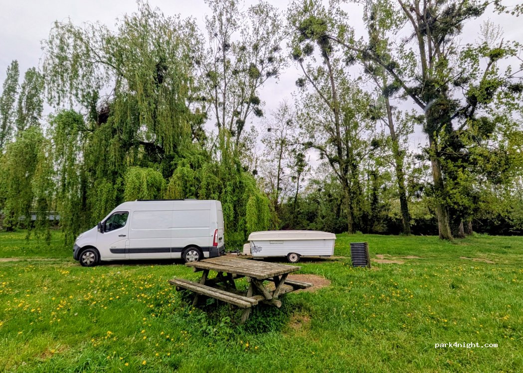 (03800) Saint-Germain-de-Salles - D257 — foto 3