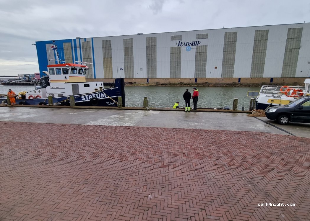 Camperplaats Parking Makkum — foto