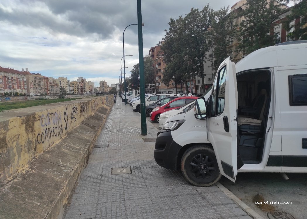(29009) Málaga - 21 Avenida Fátima — foto 2