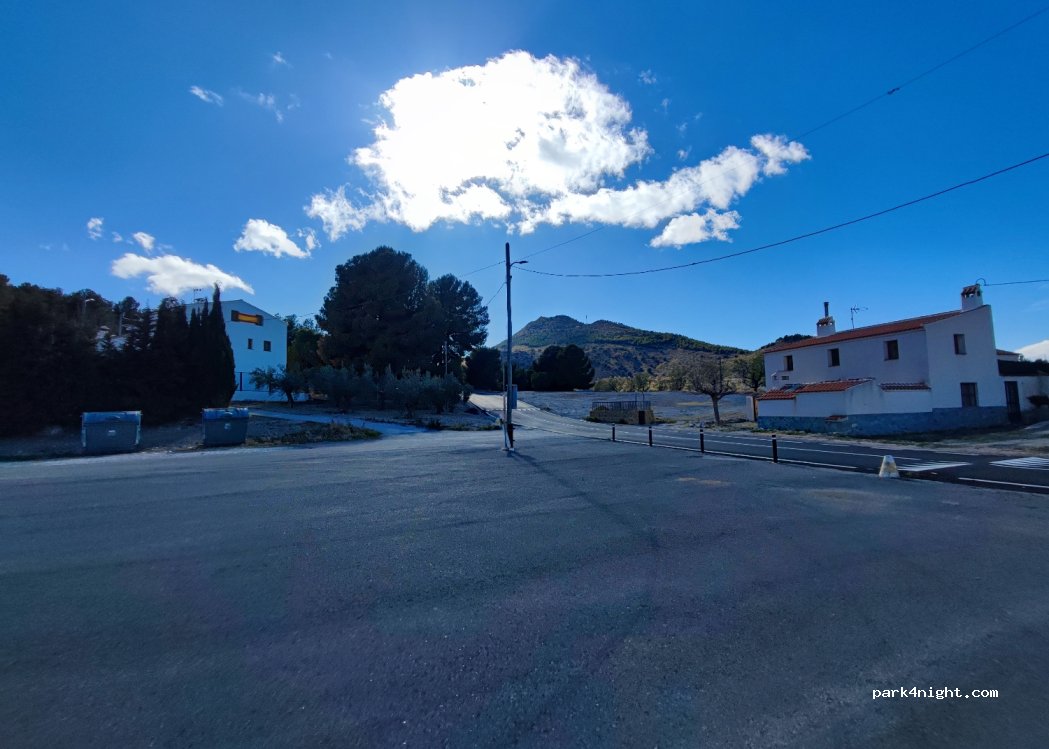 (04827) Tonosa - Unnamed Road — foto 3