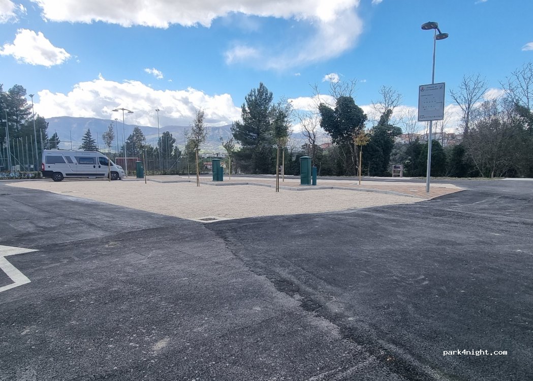 Area Sosta Camper Santa Irene — foto