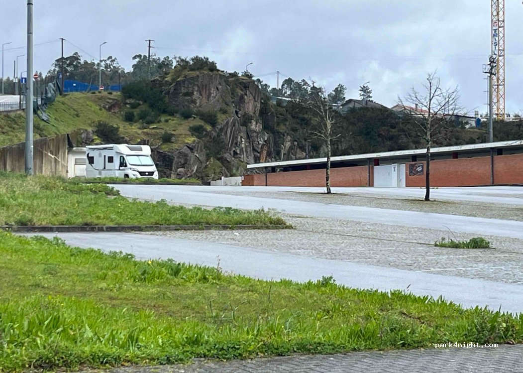 (4605-307) Vila Meã - 415 Rua Nossa Senhora de Fátima — foto 2