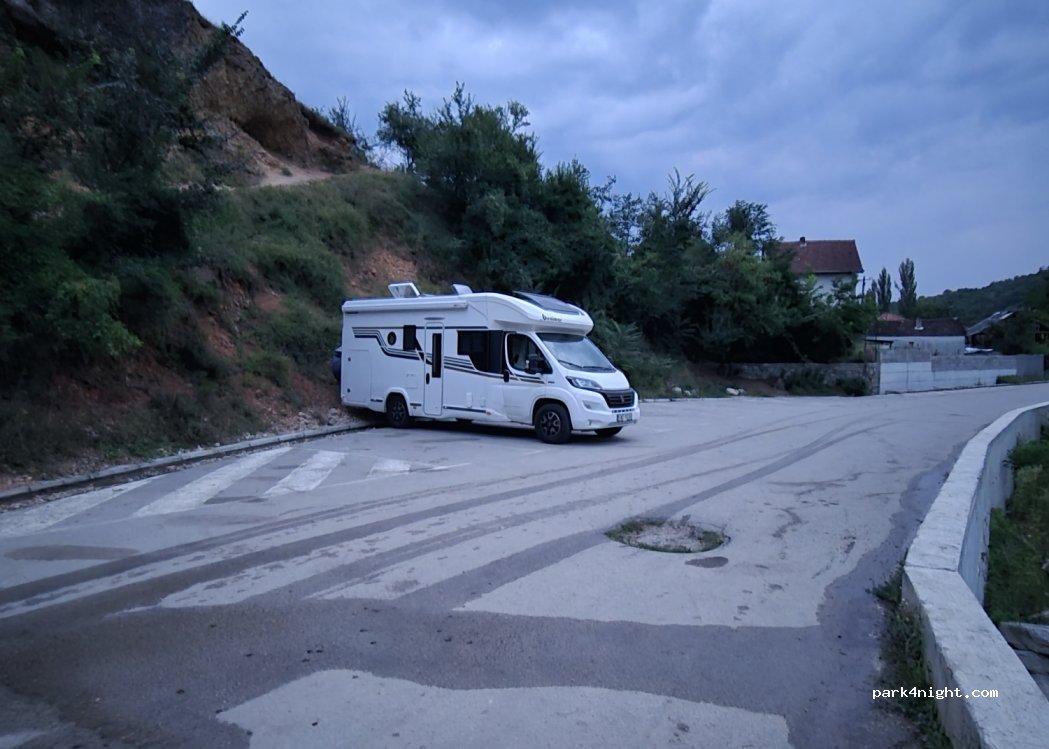 (18300) Gradašnica - Unnamed Road — foto 3