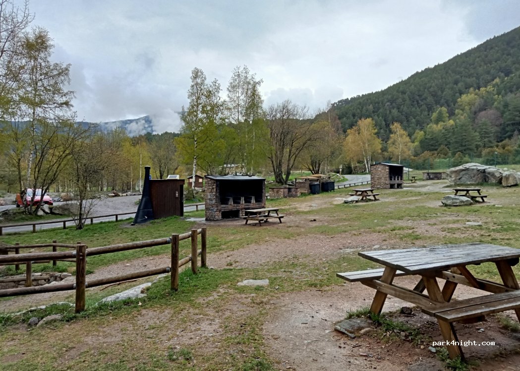 Aire de camping-car de Escaldes-Engordany — foto 3
