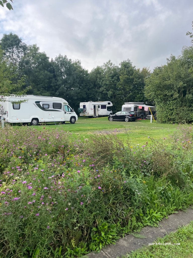 Urban Gardens | Camping Jeugdstadion — foto 2