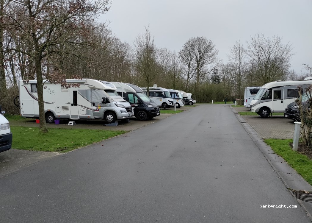 Urban Gardens | Camping Jeugdstadion — foto 3