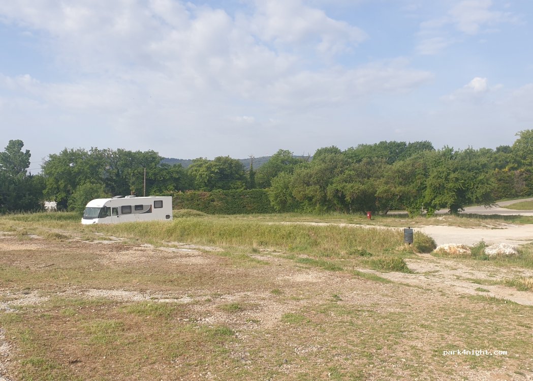 (13560) Senas - Route d'Alleins — foto 2
