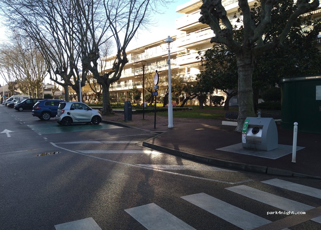 (33120) Arcachon - 12 -14 Boulevard Promenade Marcel Gounouilhou — foto 3