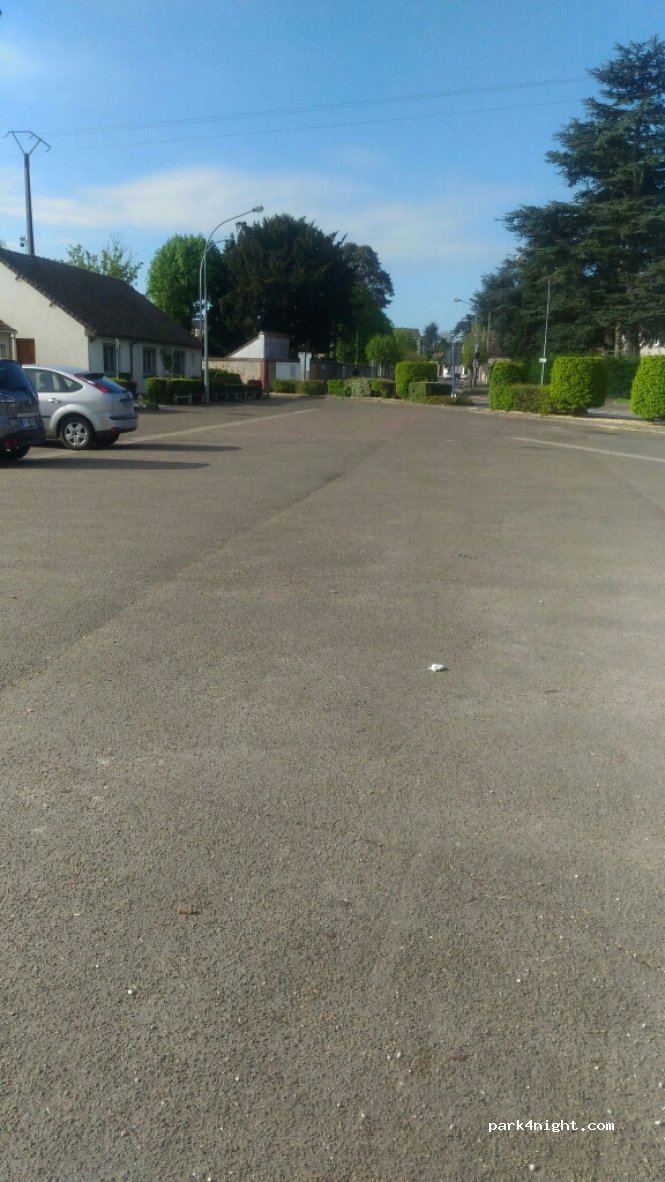 (28170) Châteauneuf-en-Thymerais - D928 — foto 3