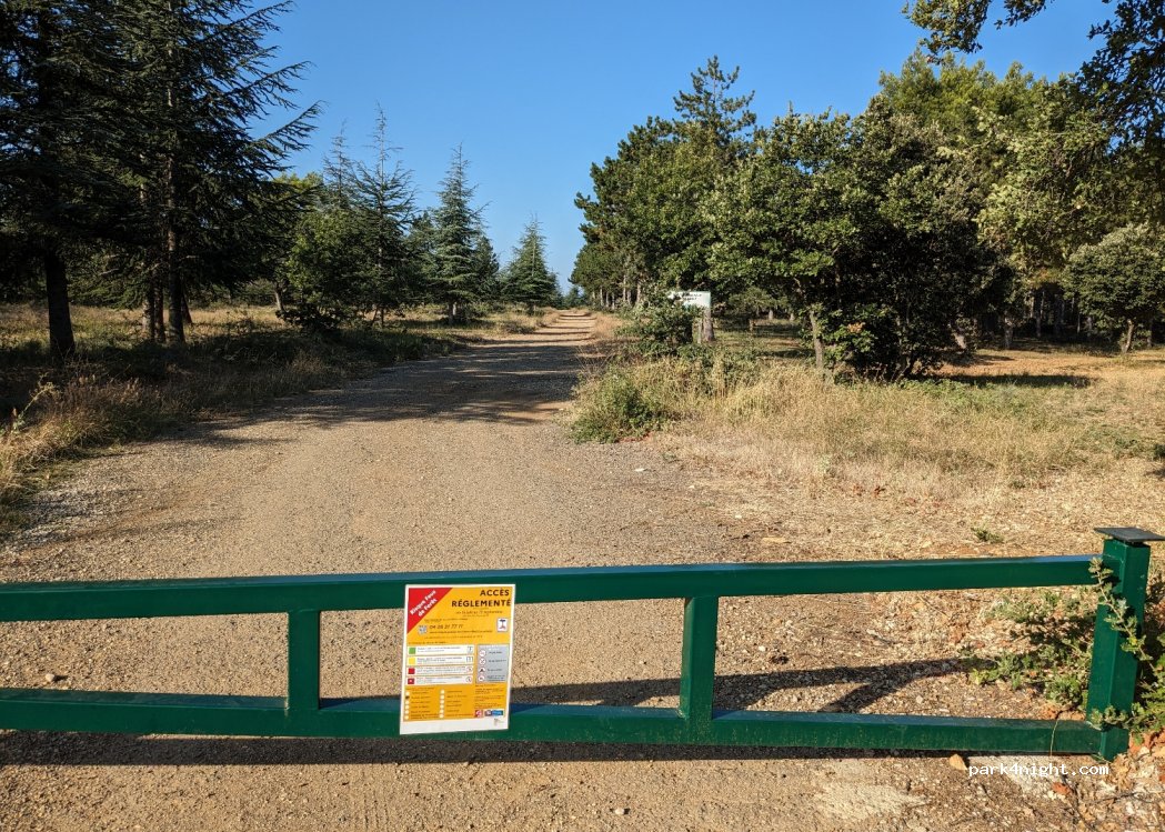(84290) Rasteau - Unnamed Road — foto 2