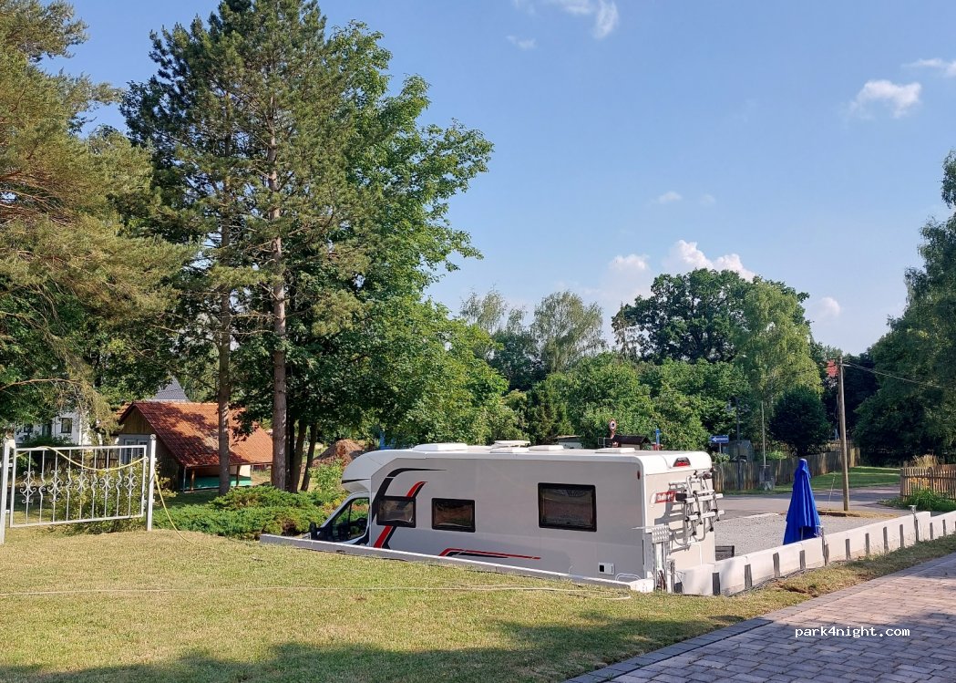 Wohnmobilstellplatz am Gondelteich in Mühlhausen/Thüringen — foto