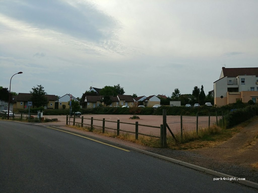 (03250) Le Mayet-de-Montagne - Avenue de la Libération — foto