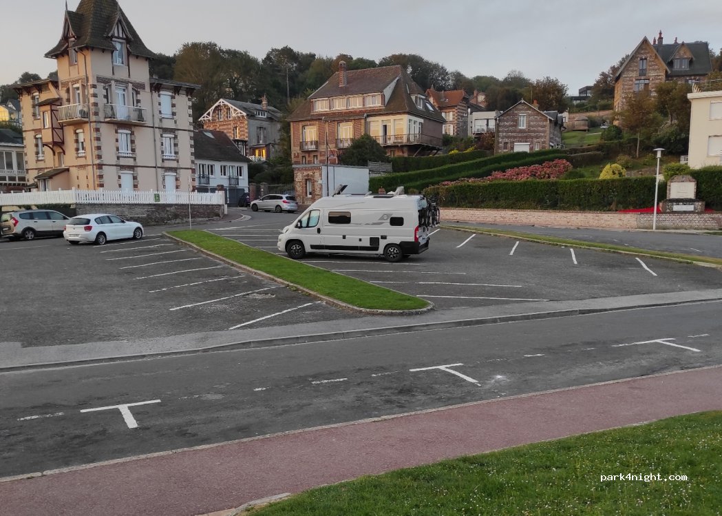 (76550) Hautot-sur-Mer - 2-74 Rue des Canadiens — foto