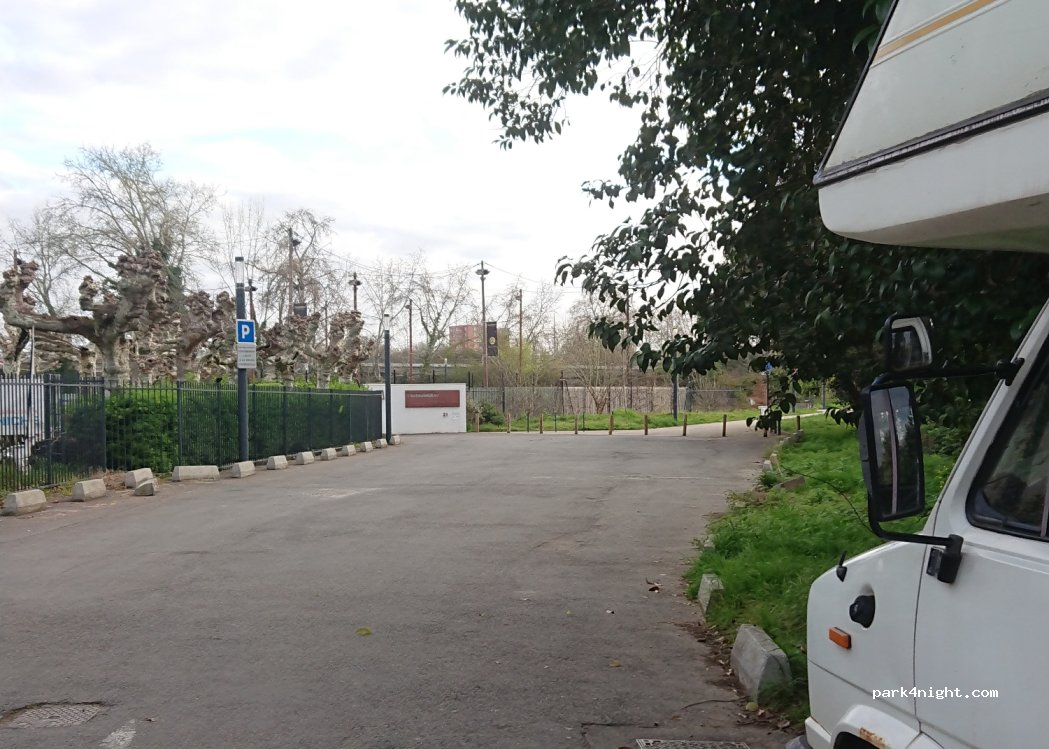 (31400) Toulouse - 19 Allée Alfred Mayssonnie — foto