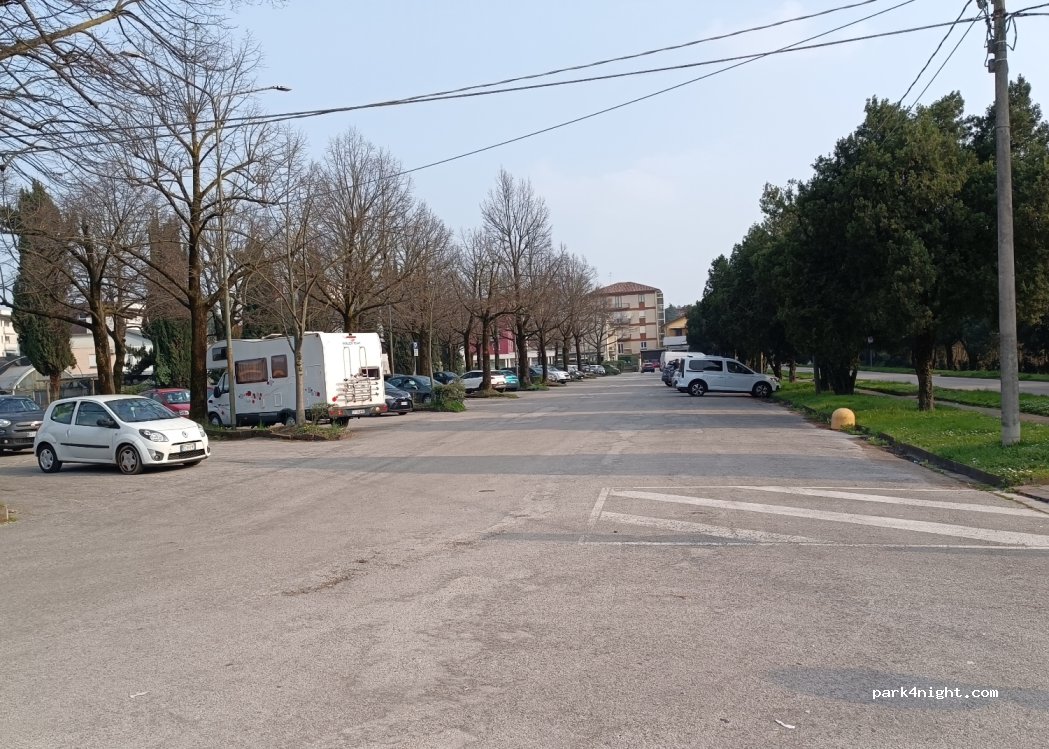 (36100) Vicenza - 10 Viale del Cimitero — foto