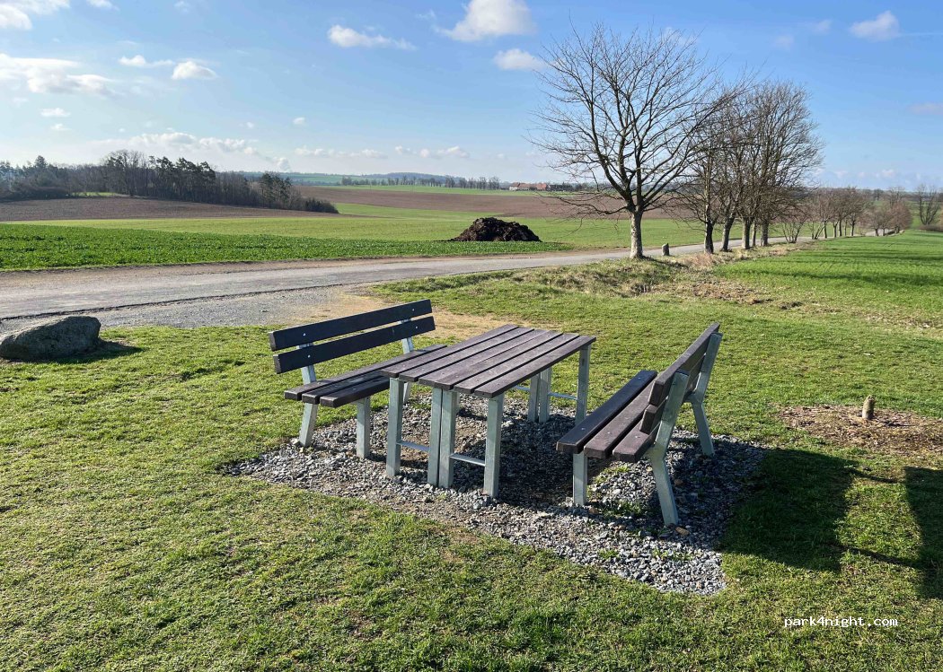 (675 71) Ocmanice - Unnamed Road — foto 2