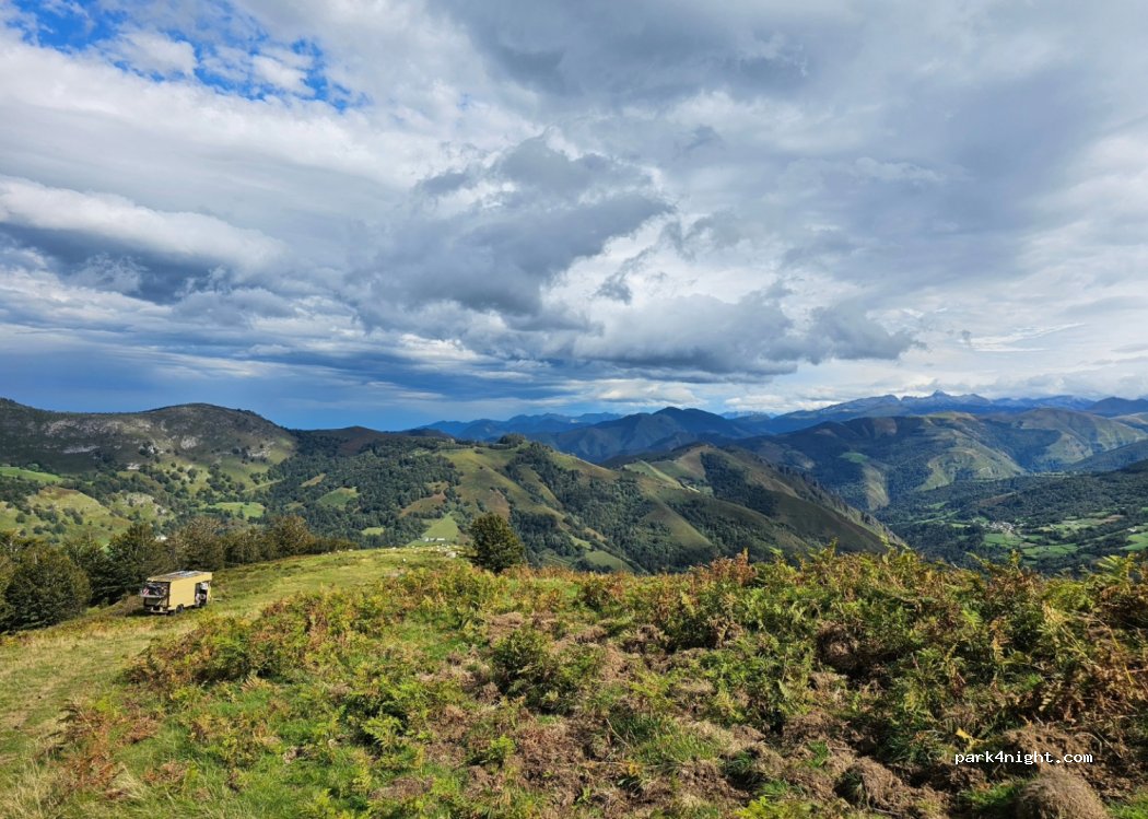 (64560) Larrau - Unnamed Road — foto 2