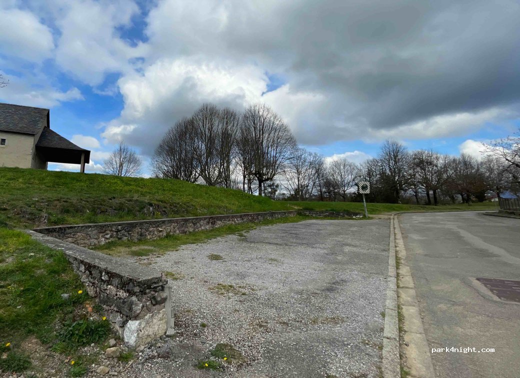 (09190) Saint-Lizier - 1 Rue Saint-Benoît Labre — foto