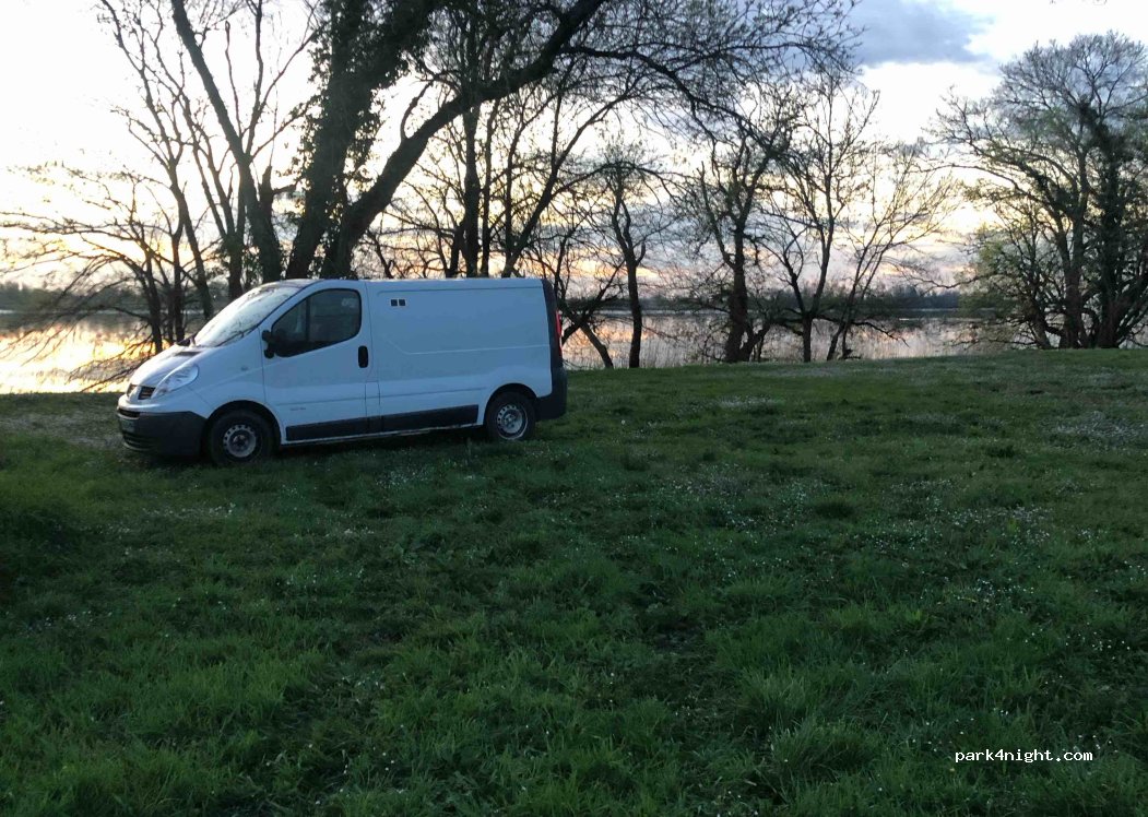 (33440) Saint-Louis-de-Montferrand - 174 Avenue de la Garonne — foto