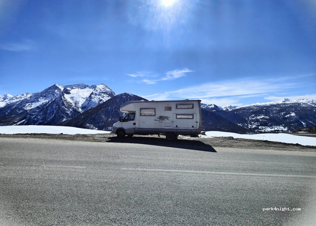 (10058) Sauze di Cesana - 18 Via Cesana — foto