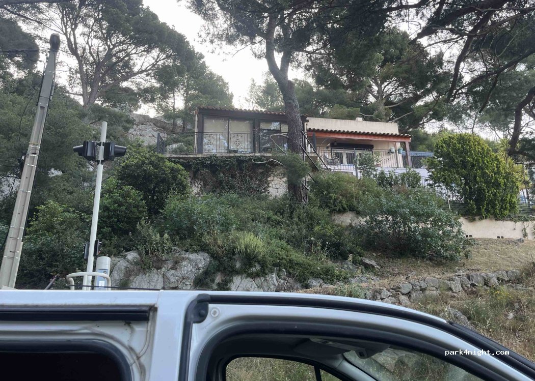 (83200) Toulon - 1347 Route du Faron — foto 2