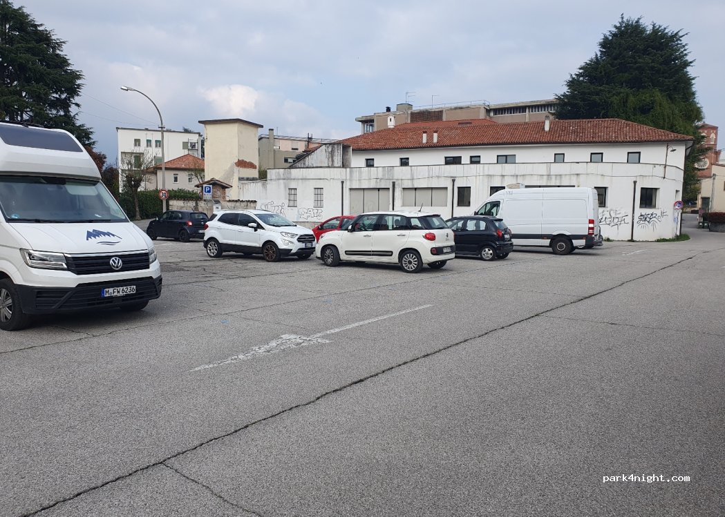 (36061) Bassano del Grappa - 13 Via Vecchia Colomba — foto