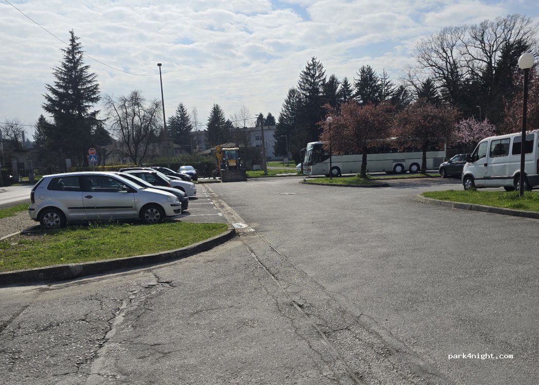 (47000) Karlovac - 4 Ulica Marina Držića — foto 2