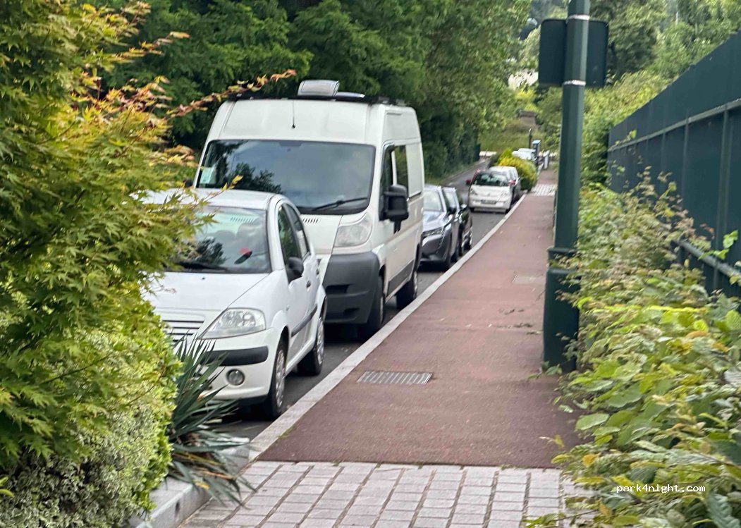 (92350) Le Plessis-Robinson - 1 Chaussée de l'Étang — foto 3