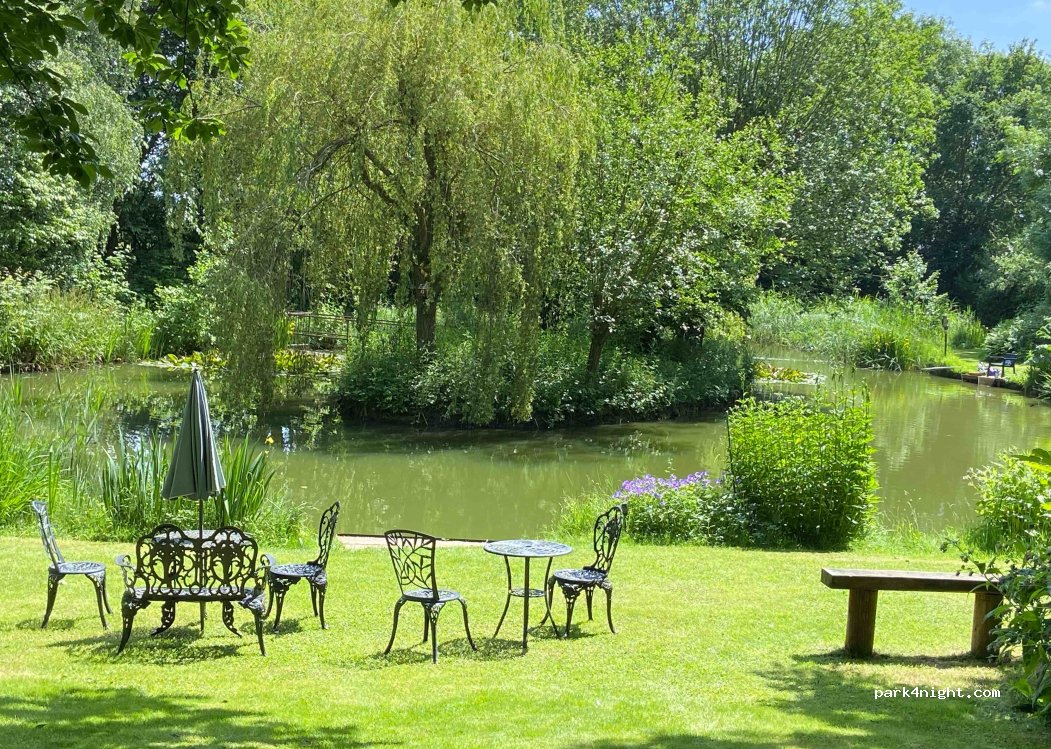 Acorn Wood Caravan Park — foto 4