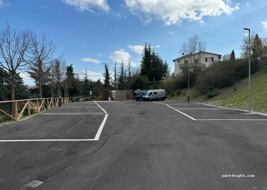 Area sosta Gaiole In Chianti — foto