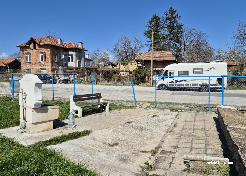 (5064) Balvan - Unnamed Road — foto
