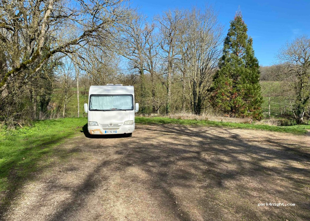 (21140) Montigny-sur-Armançon - Unnamed Road — foto