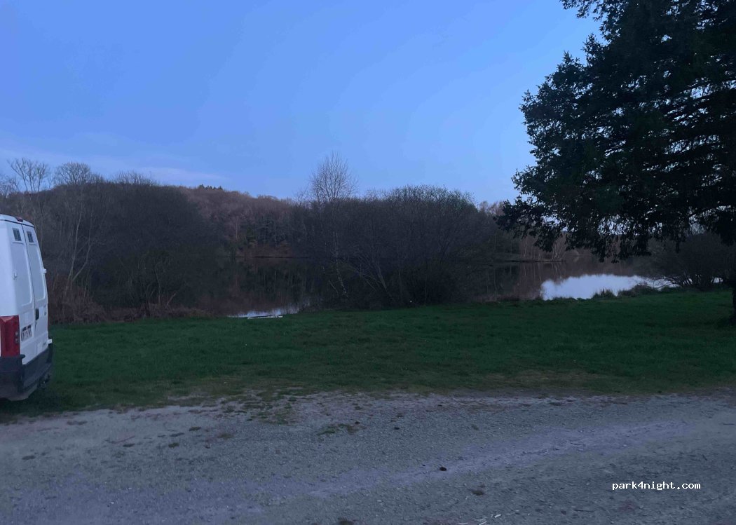 (87250) Saint-Pardoux-le-Lac - Unnamed Road — foto 2