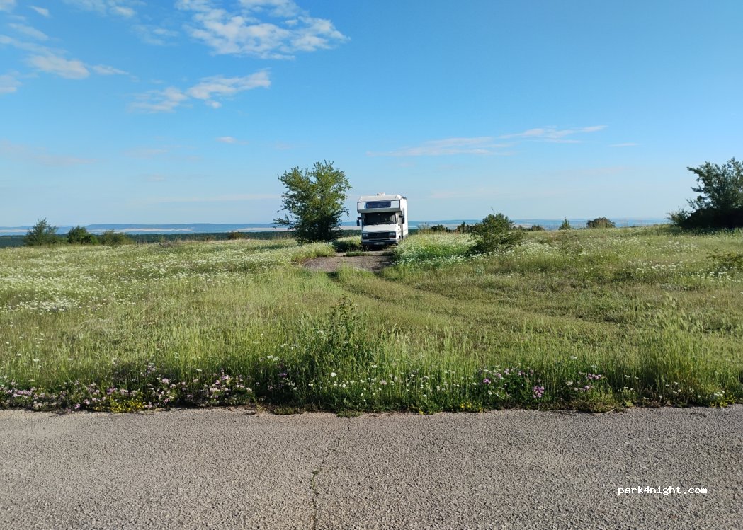 (5031) Veliko Tarnovo - Unnamed Road — foto