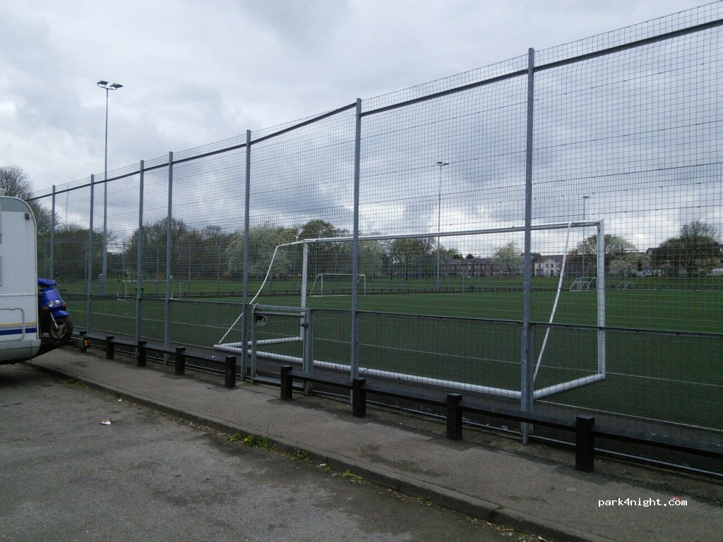 (M7 1LF) Salford - 59 Camponia Gardens — foto 2