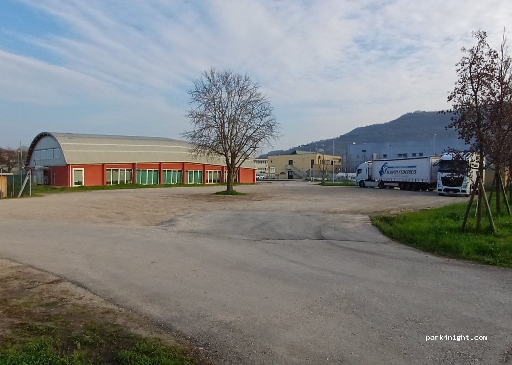 (36040) Brendola - 1 Piazza del Donatore — foto