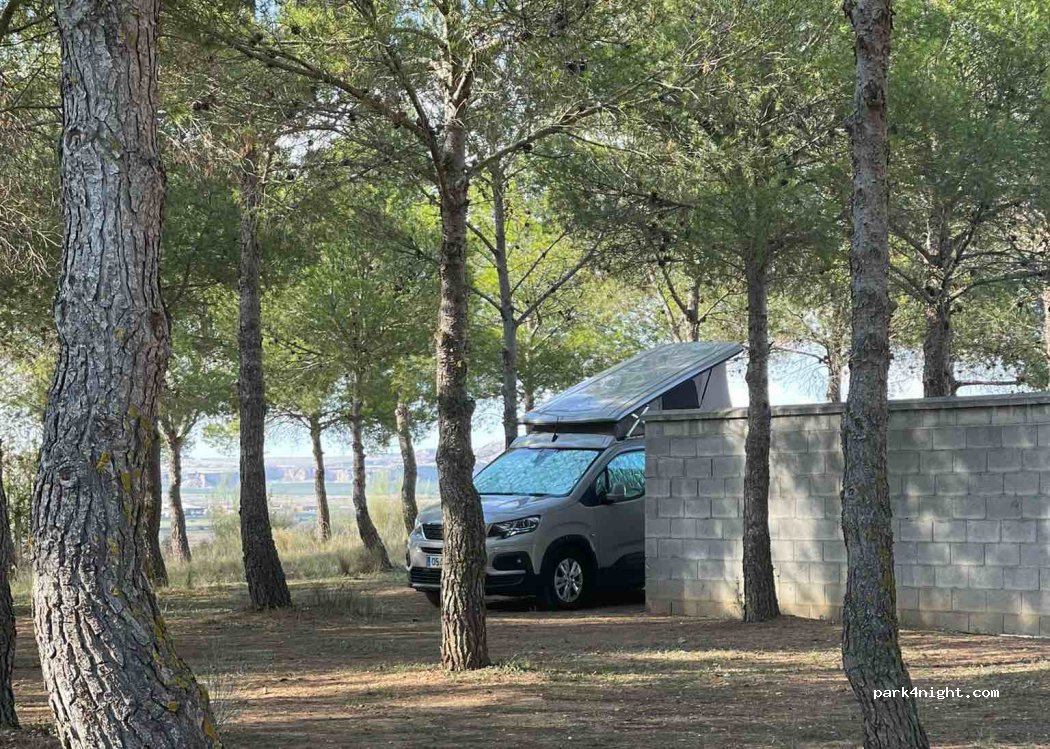 Area de autocaravanas Villanueva de Sigena — foto 4