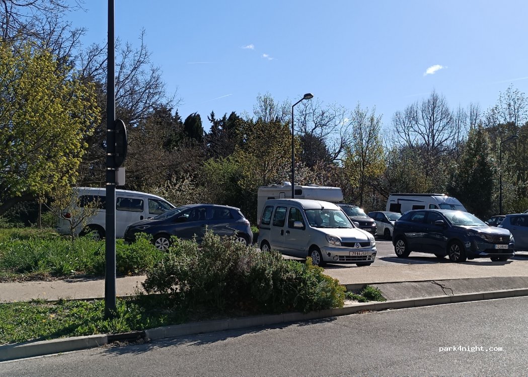 (13770) Venelles - 82 Route de Coutheron — foto 2