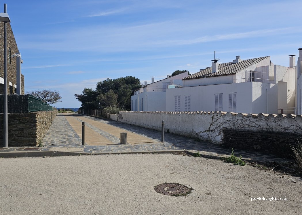(17488) Cadaqués - 6P Carrer sa Lludri — foto