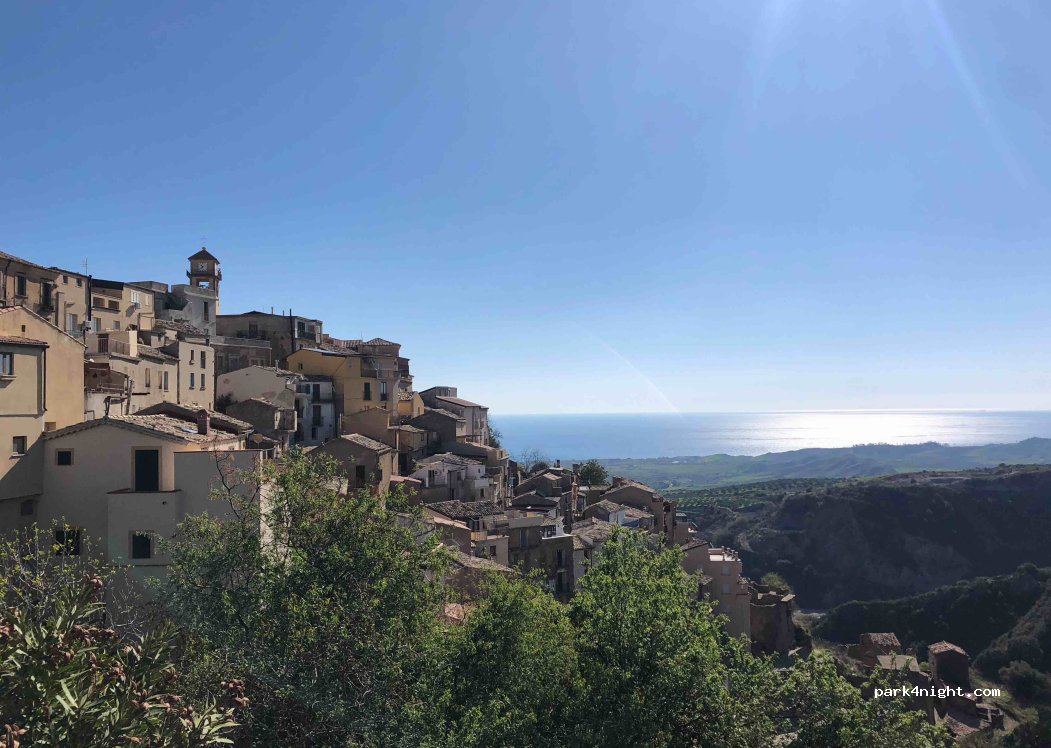 (88060) Badolato - 14 Via Scesa Castello — foto