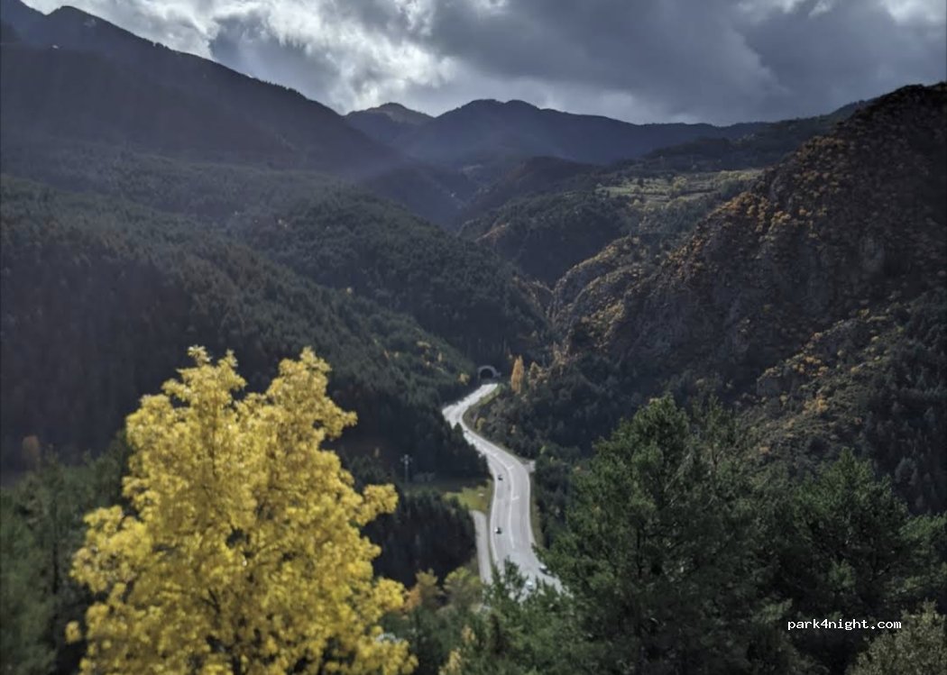 (25721) Riu de Cerdanya - Unnamed Road — foto