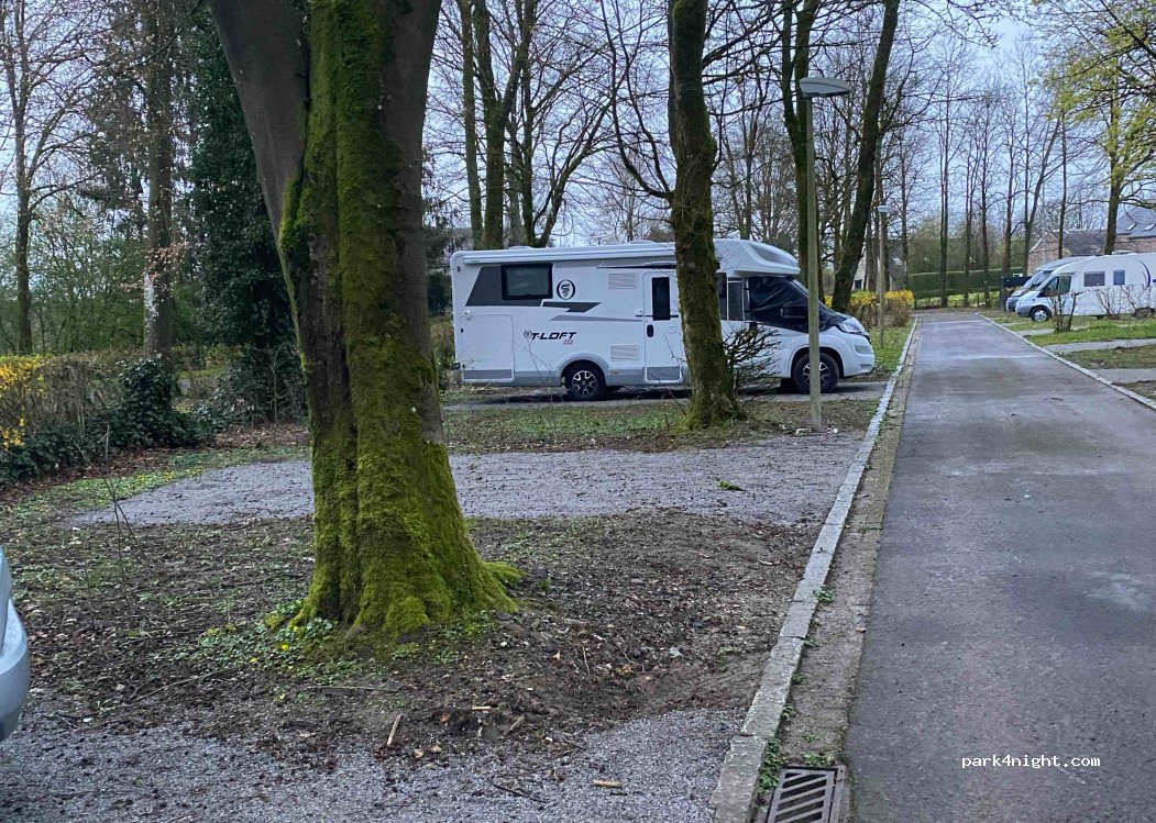 Aire de Couvin, Cul-des-Sarts — foto 2