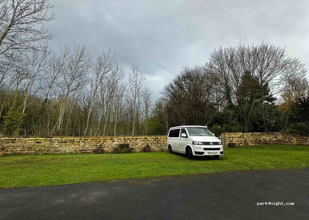 (TS10 5NW) Kirkleatham - — foto 2