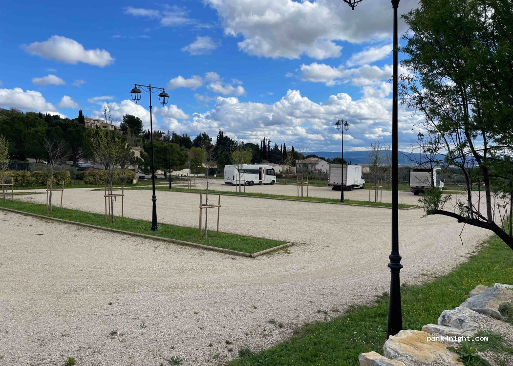 (84410) Crillon-le-Brave - 230 Rue de la Salle Polyvalente — foto