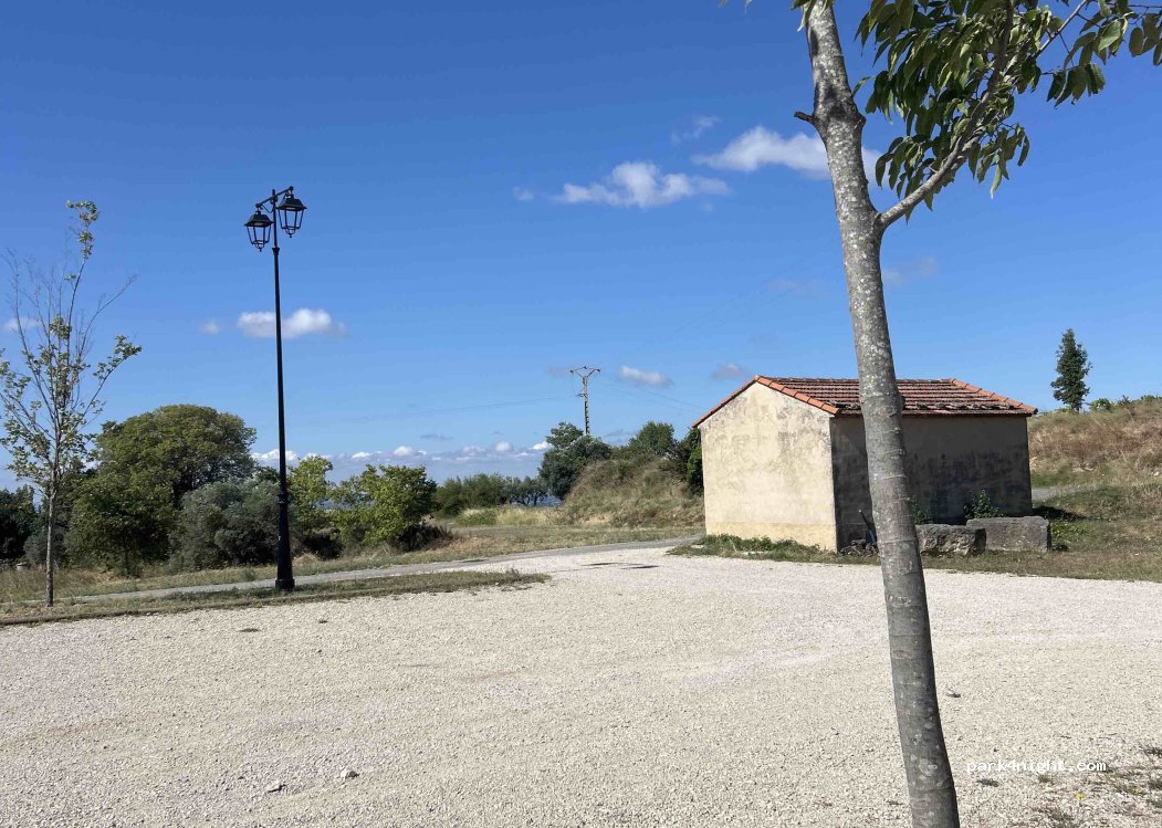 (84410) Crillon-le-Brave - 230 Rue de la Salle Polyvalente — foto 3