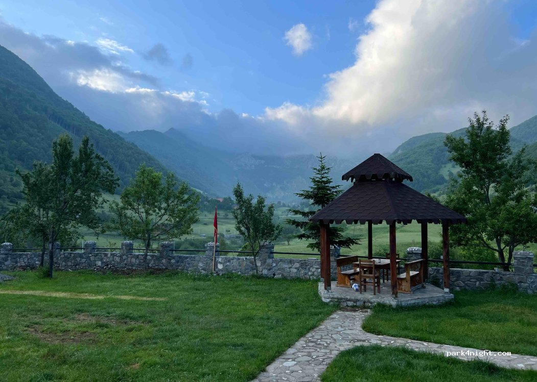 Alpini Hotel — foto