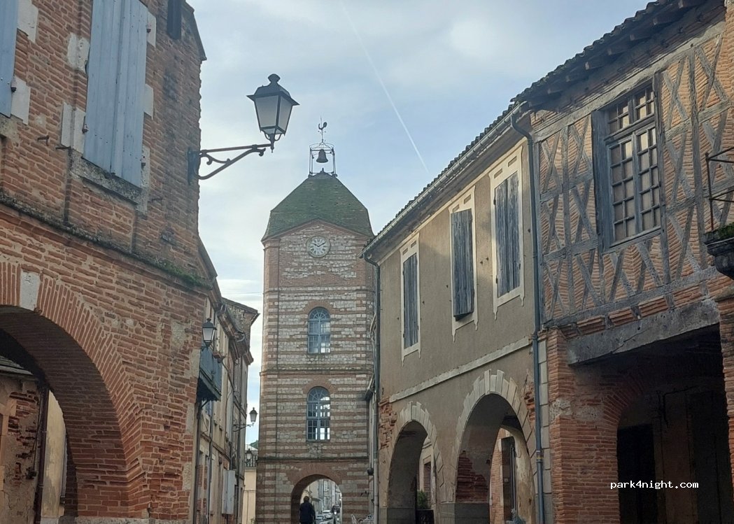 (82340) Auvillar - 8-12 Route de Castelsarrasin — foto 4