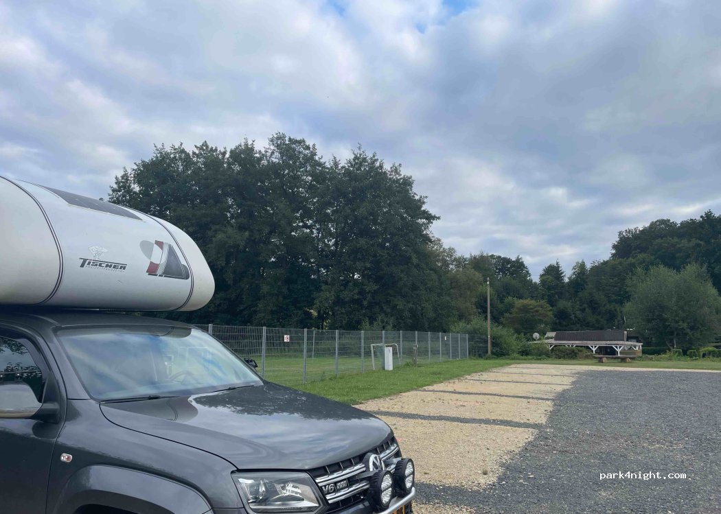 Stellplatz vor dem Campingplatz Jesberg — foto 3