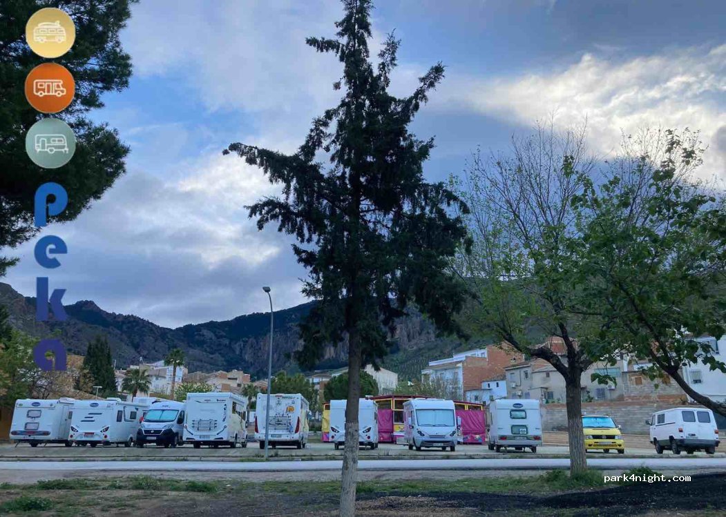 Área autocaravanas huesa — foto 2